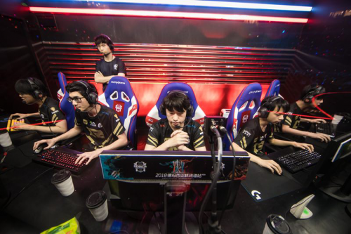 这句话透露 这句话透露